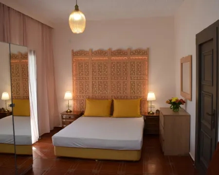 Ariadne Studios Skyros Hotels in Skiros