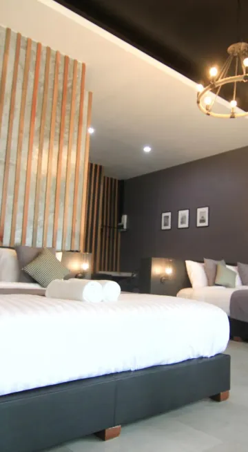 2 Double Beds-Royal Room