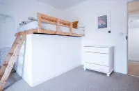 Yellow Cottage - 2 Bedroom Cottage - Dale Hotels near Field Studies Council - Dale Fort