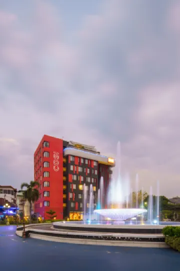 COSI Vientiane Nam Phu Hoteles en Vientián