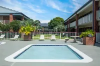Days Inn by Wyndham Mobile I-65 - piscina