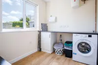 Skomer Lodge - 2 Bedroom Lodge - Manorbier Hotels in Manorbier