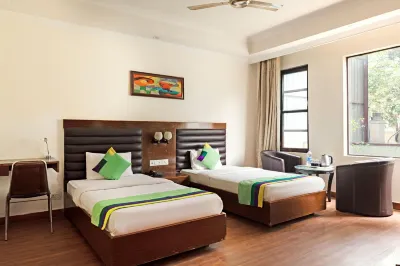Treebo White Castle, Gurgaon Hotel in zona Tomb of Azim Khan