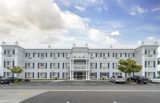 薩利納斯蒙特利貝斯特韋斯特酒店