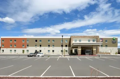 Holiday Inn Express & Suites Williams