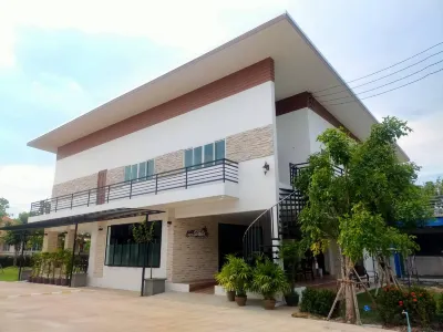 Uthaithani Resort Hotels in 
