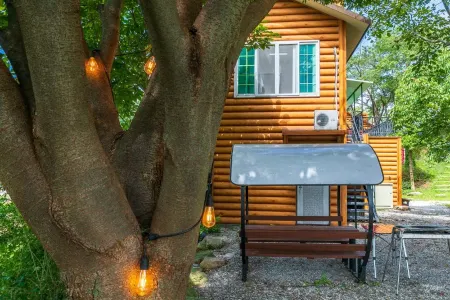 Nonsan Daedunsan Surak Lake Pension (Formerly Sancho House)