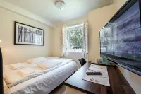 Førde Gjestehus og Camping Các khách sạn ở Forde