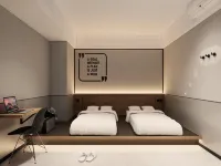 Fieris Izzy Hotel Hotels near Arion Mall