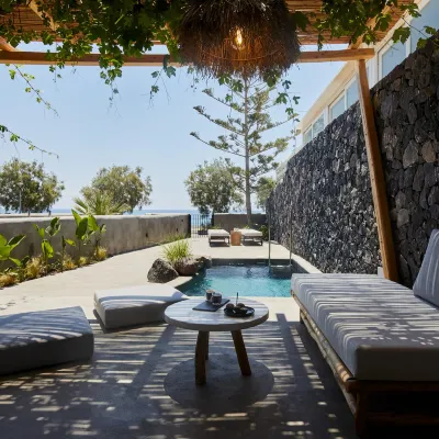 Oscar Beachfront Suites - Adults Only Отели рядом с достопримечательностью «Пляж Периволос»
