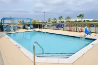Tru by Hilton Coppell DFW Airport North - Pools