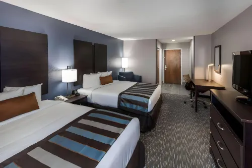 Comfort Inn & Suites Columbus North Hotels in Columbus