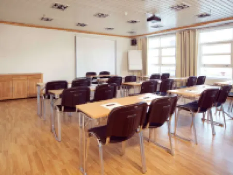 โฮม โรงแรม วิธ โรงแรมในทรุมเซอ