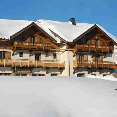 Chalet-Hôtel Le Beausoleil, The Originals Relais Hotel Exterior