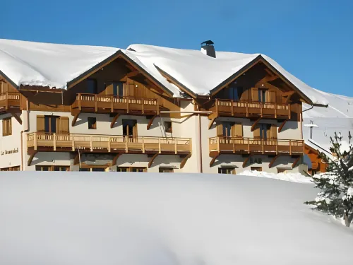 Chalet-Hôtel le Beausoleil, the Originals Relais Hotels in Villargondran