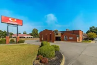 Econo Lodge Kennett - parking