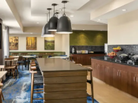 Fairfield Inn & Suites Findlay Hotels in Findlay