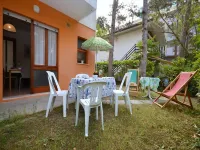 Enjoy a cozy apartment with garden