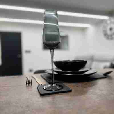 Luxury Flat in Uxbridge Dining/Meeting Rooms