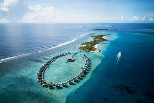 The Ritz-Carlton Maldives, Fari Islands Hotels in Helengili