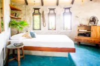 Dome Lombok Hotels in Mertak