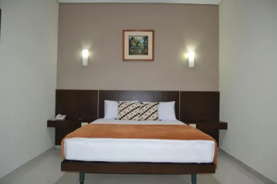 HOTEL ANEKA BARU Hotel dekat Pantai PANJIWA Sumber Mas