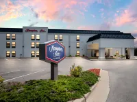 Hampton Inn Grand Rapids-North Hotels near Greyline Brewing Co.