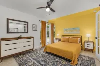 Sunny Naples Escape Poolside + Beach Access