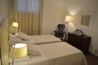 Villa surrounded by the green hills of the Marche just 10 minutes from the sea Hotels in der Nähe von Chiesa della Madonna della Pietà