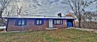 Rustic 3 Bedroom House- Classic West Virginia Mountain View Hotels near Walmart Supercenter