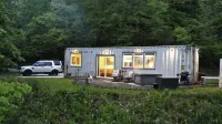 The Den Shipping Container Cabin-HotTub!-High Speed WiFi!-Great View & Location! Kentucky Reptile Zoo附近的飯店