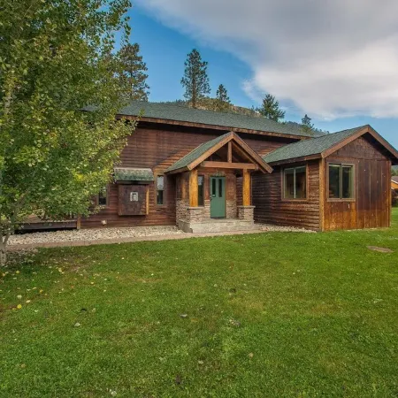 Icicle Creek Lodge 2 Minutes to Downtown Leavenworth3 bedrooms 3 baths