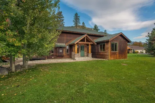 Icicle Creek Lodge 2 Minutes to Downtown Leavenworth3 bedrooms 3 baths