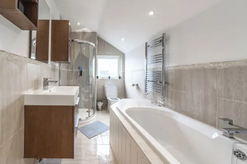 Lovely 2 Bed 2 Bath House in the heart of Sittingbourne.