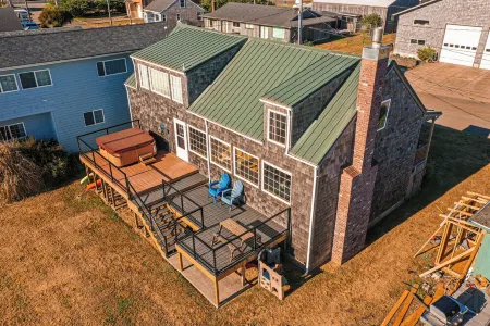 Pacific City River Front Loft