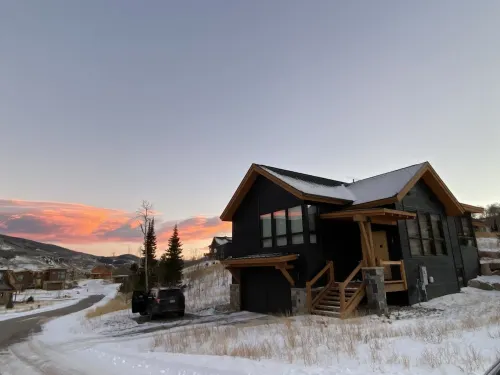 Luxury 4 BR House-sleeps 11+ with 3 king beds