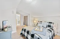 Just steps to Downtown Hudson and St. Croix River!