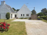 Detached Twin Villas 100m from the Sea in Trégunc Hotels in Trégunc