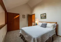 Mountain Condo w/ Resort Pools, Hot Tubs, Sauna Access! Hotels in Glacier