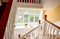 WAYFARERS REST      Amazing sea view!  Private estate on seafront.