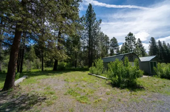 Running Bear · Running Bear on Fort Creek-CraterLake Bungalows