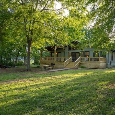 Paw Paw's Fish Tales Cabin on Lake Guntersville with 2 slip Boat Dock