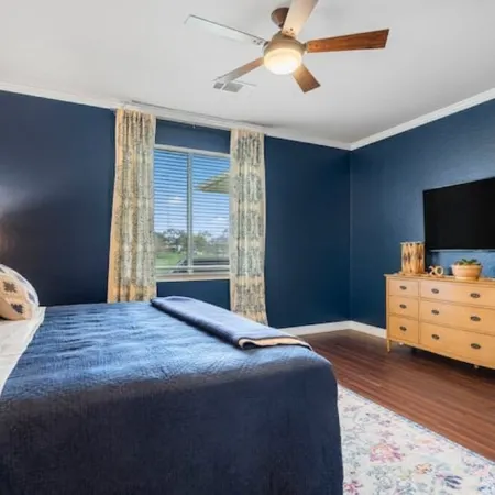 2 King Beds in This Relaxing Home on the Greenbelt.