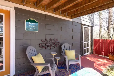 The Lower Berne offers all the conveniences of home in a secluded wooded setting