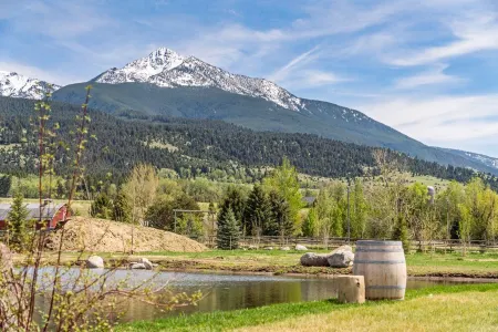 Romantic Log Cabin in Paradise Valley, Montana