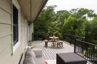 New Single Family Whole Home Rental with BRAND NEW POOL on the Island!