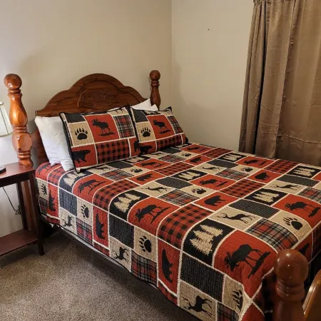 Cozy Mountain Escape - 10 Minutes from Bretton Woods Ski Area