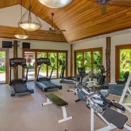 Luxury 4 Bedroom with private pool & Spa