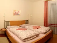 Ruhig Gelegene Fewo 03 - Rustikal und Modern Eingerichtet in Waldnähe Hotels in Achslach