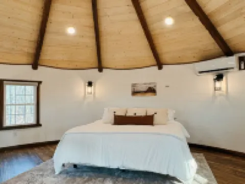 The Grainery is a cozy farm stay, nestled in the Ozark hills Hotels in Webster County